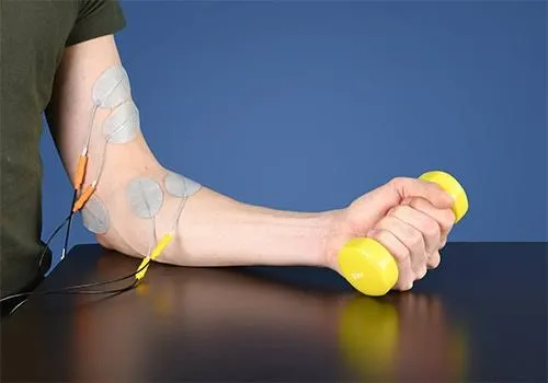 Functional training with muscle stimulation