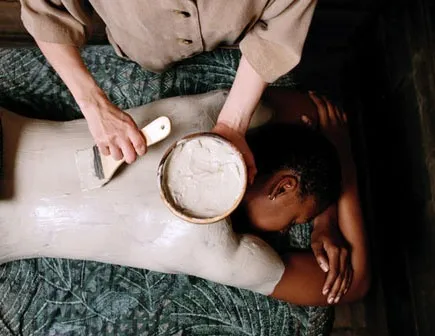 Muscle toning treatment with clay